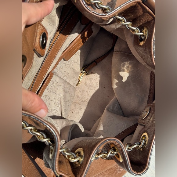 Michael Kors Frankie Brown Leather Drawstring Shoulder Bag Gold Hardware - Picture 7 of 17